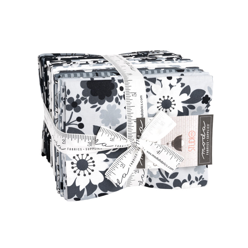 CONCRETE JUNGLE Fat Quarter Bundle Precuts