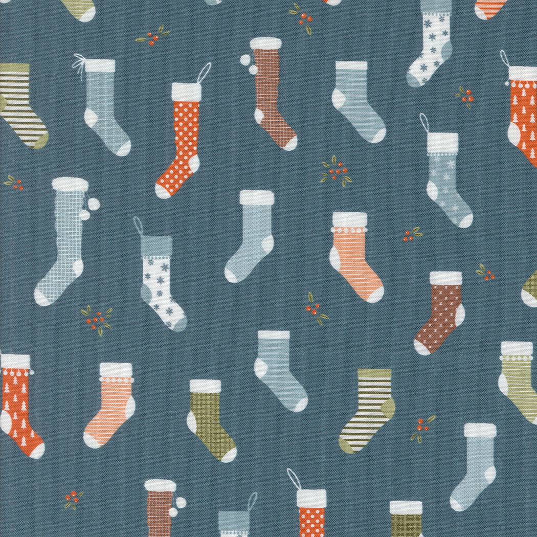 PURRFECT CHRISTMAS 2.5-Inch Jelly Roll Precuts