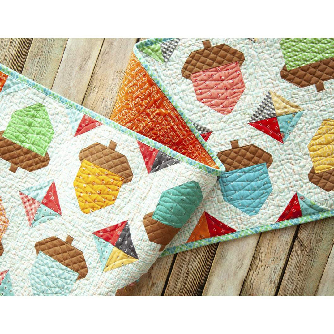 ACORN LOVE Table Runner Pattern by Lori Holt