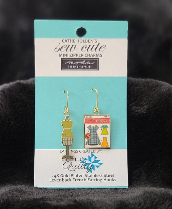 SEW CUTE MINI CHARM BOUCLES D'OREILLES - Forme et motif de robe